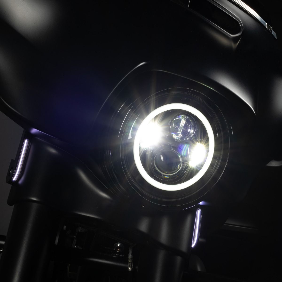 7" LED HALOMAKER® Headlight (Daymaker Replacement) — Touring & Softail
