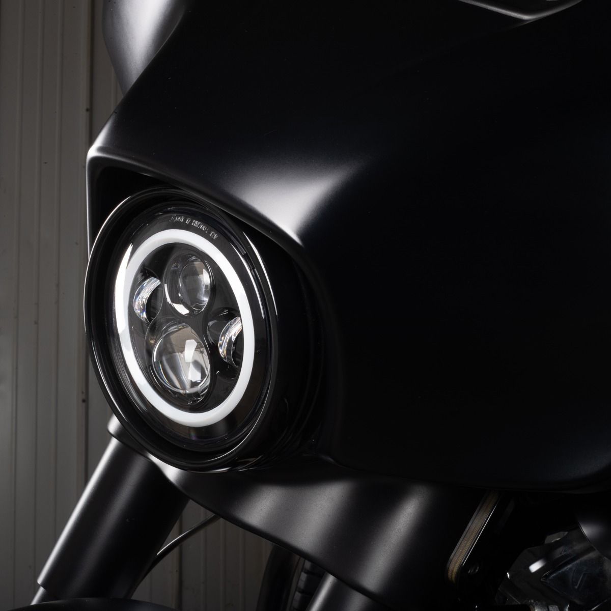 7" LED HALOMAKER® Headlight (Daymaker Replacement) — Touring & Softail